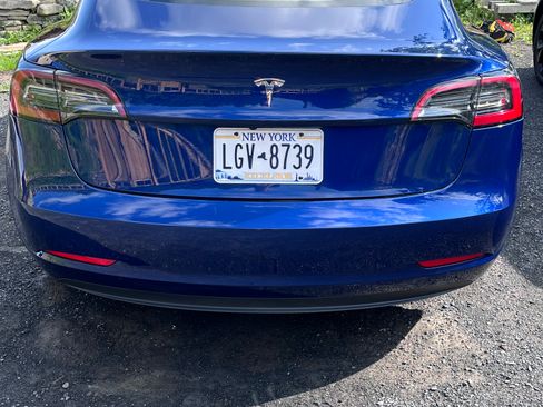 Used 2023 Tesla Model 3 Standard Range RWD image 5