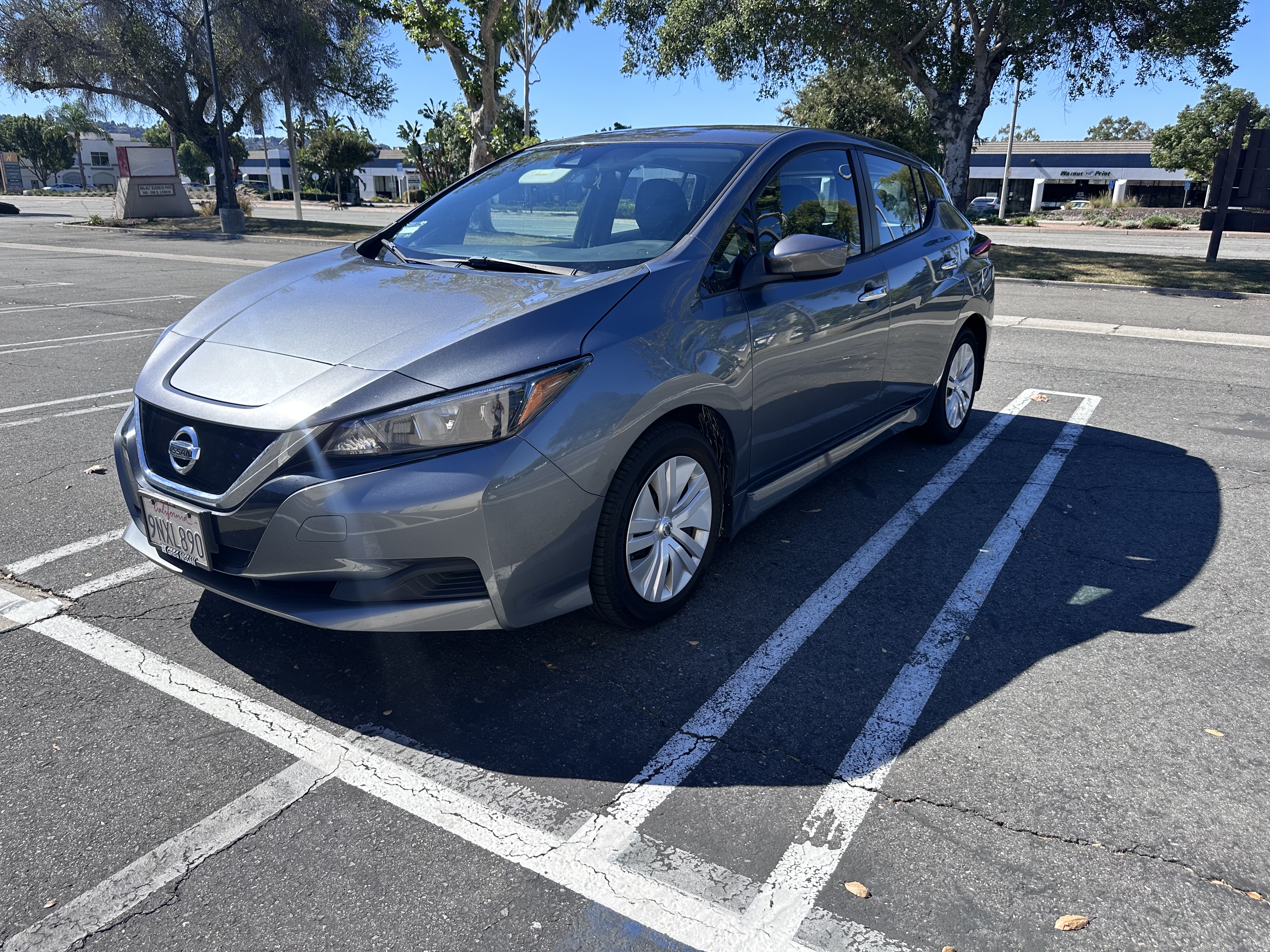 Used 2021 Nissan Leaf S w/ S Charge Package FWD image 1