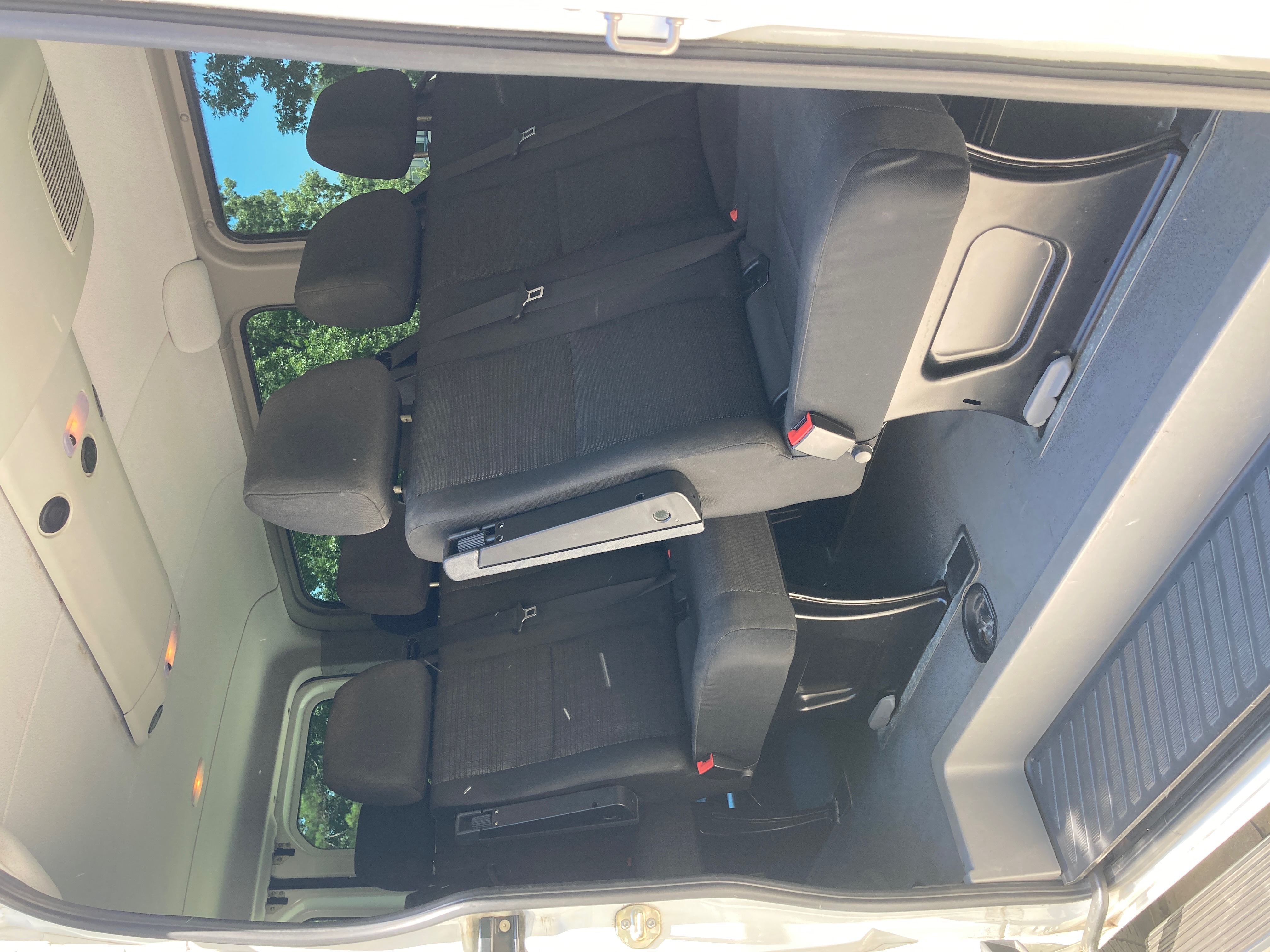 Used 2016 Mercedes-Benz Sprinter 2500 image 2