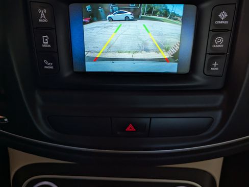 Used 2015 Chrysler 200 C image 9