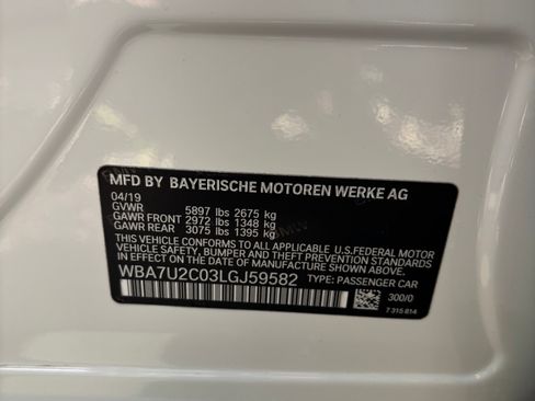 Used 2020 BMW 750i xDrive w/ M Sport Package image 24