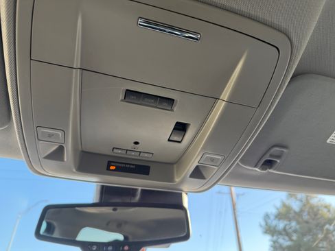 Used 2015 GMC Sierra 1500 SLT w/ SLT Crew Cab Value Package image 28