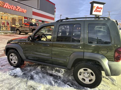 Used 2007 Jeep Liberty Sport image 18