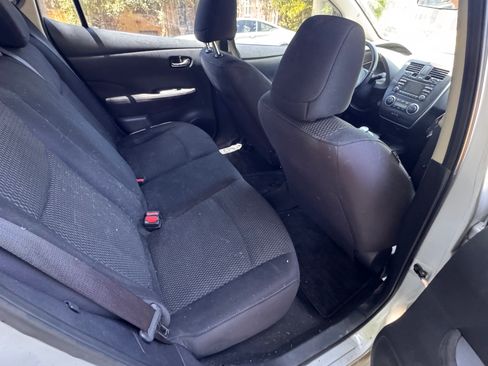 Used 2014 Nissan Leaf S FWD image 10