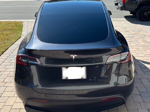 Used 2024 Tesla Model Y Long Range image 6