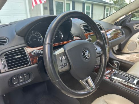 Used 2009 Jaguar XKR R image 9