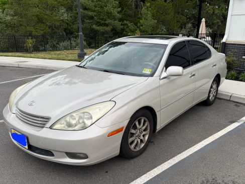 Used 2002 Lexus ES 330 FWD image 2