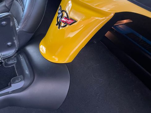 Used 2000 Chevrolet Corvette Convertible w/ Memory Pkg RWD image 15