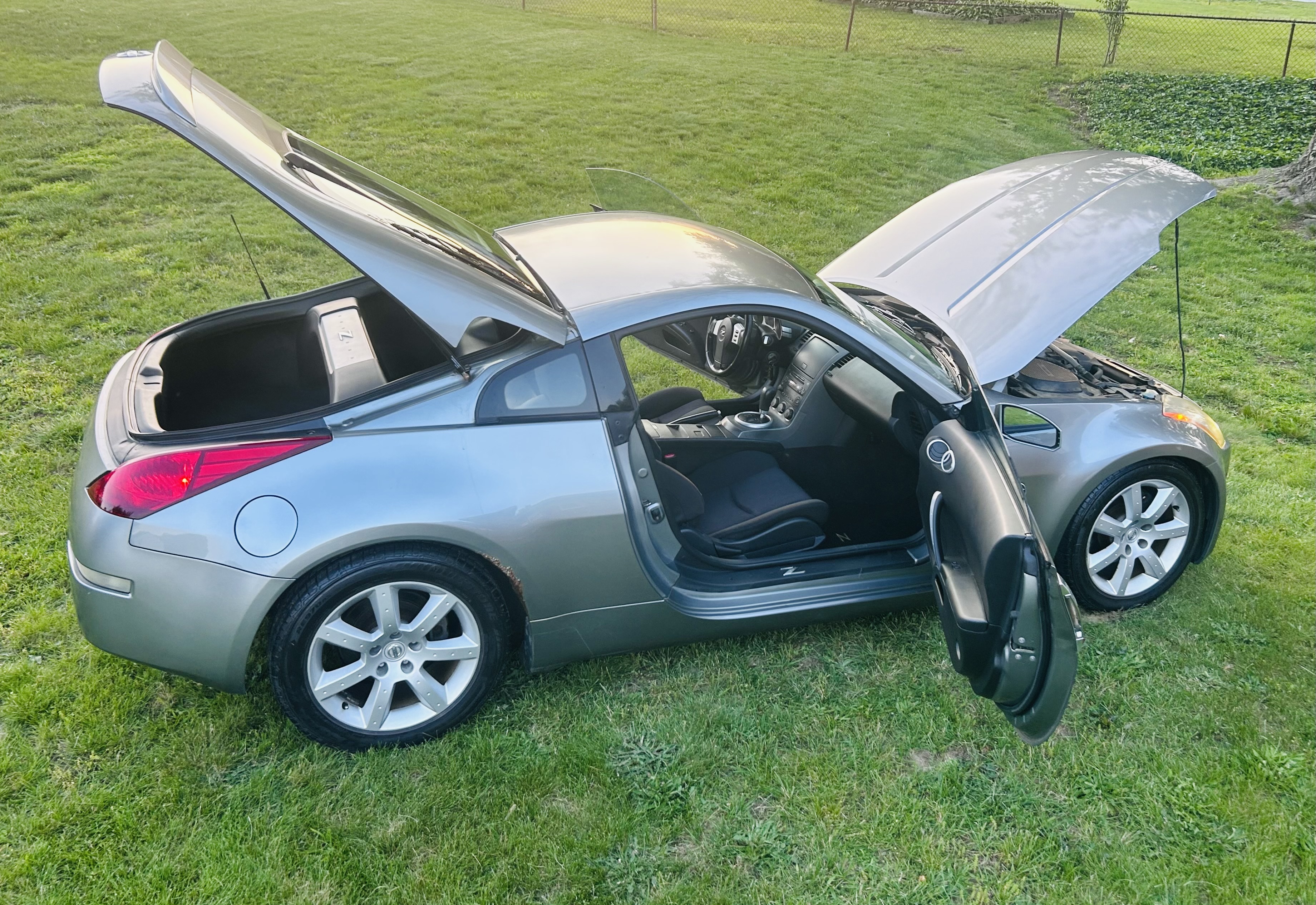Used 2003 Nissan 350Z Enthusiast w/ Aerodynamics Pkg RWD image 13