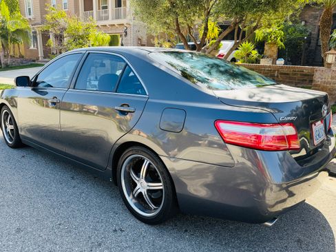 Used 2009 Toyota Camry LE image 4