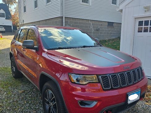 Used 2017 Jeep Grand Cherokee Trailhawk w/ Trailhawk Luxury Group image 5