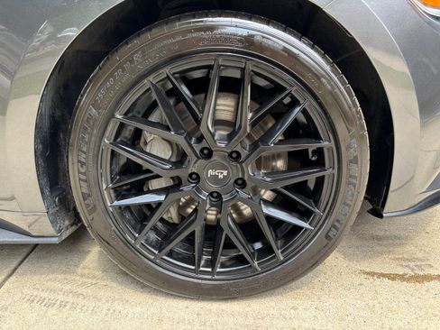 Used 2017 Ford Mustang GT Premium RWD image 11