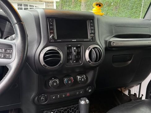 Used 2017 Jeep Wrangler Unlimited Sport image 14