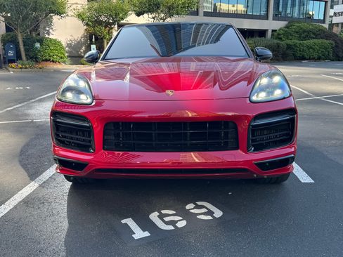 Used 2022 Porsche Cayenne GTS AWD/4WD image 4