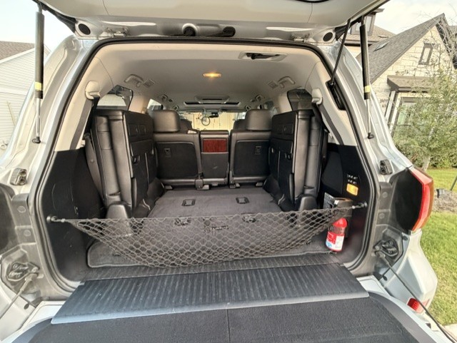 Used 2011 Lexus LX 570 4WD w/ Luxury Pkg image 15