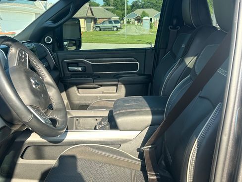 Used 2024 RAM 3500 Laramie w/ Sport Appearance Package AWD/4WD image 9
