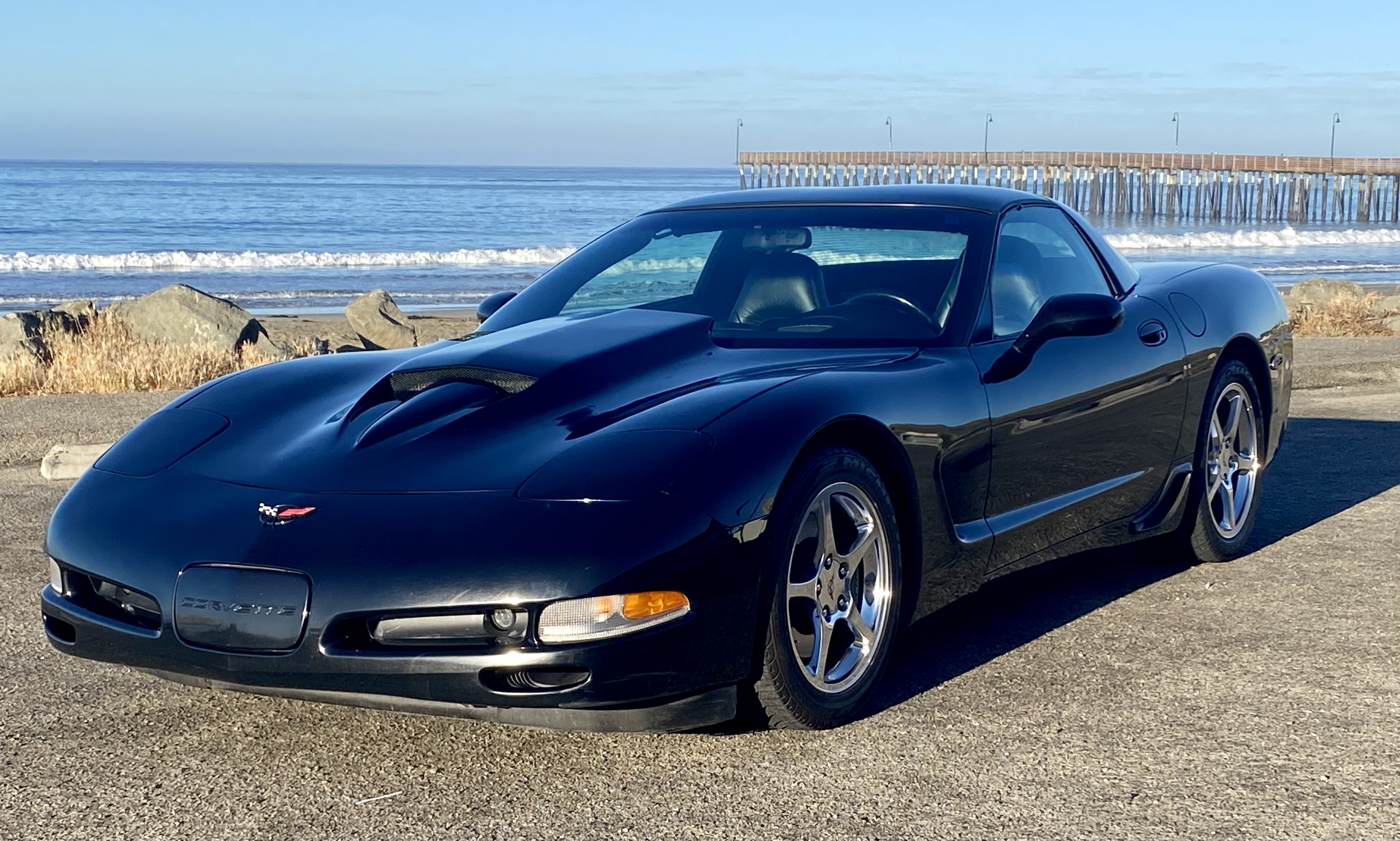 Used 2000 Chevrolet Corvette Coupe w/ Memory Pkg RWD image 1