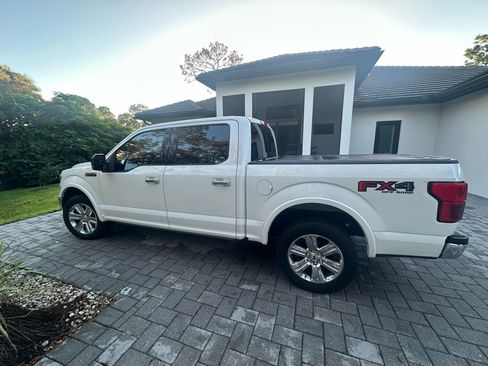 Used 2020 Ford F150 Lariat image 2