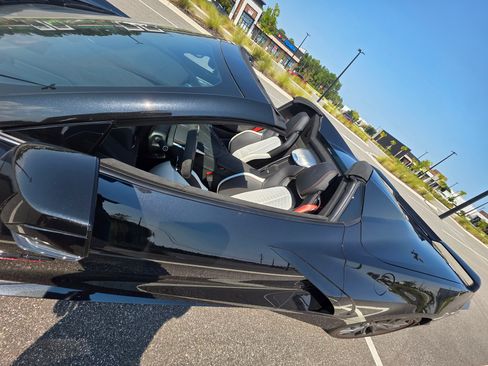 Used 2023 Chevrolet Corvette Stingray Premium Conv w/ Z51 Performance Package image 4