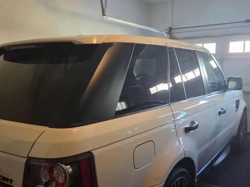 Used 2010 Land Rover Range Rover Sport Supercharged image 4