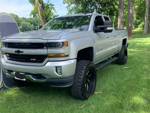 Used 2017 Chevrolet Silverado 1500 LT w/ All Star Edition AWD/4WD image 13