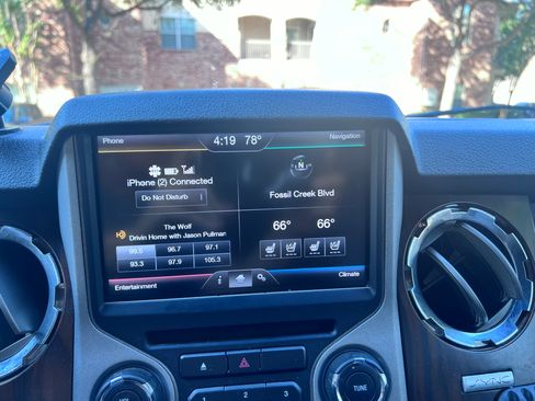 Used 2016 Ford F350 Lariat w/ Lariat Interior Package image 11