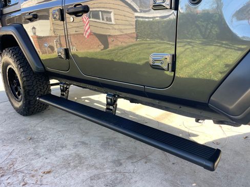 Used 2018 Jeep Wrangler Unlimited Sport S image 10