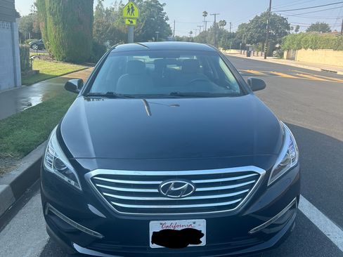 Used 2015 Hyundai Sonata SE image 2