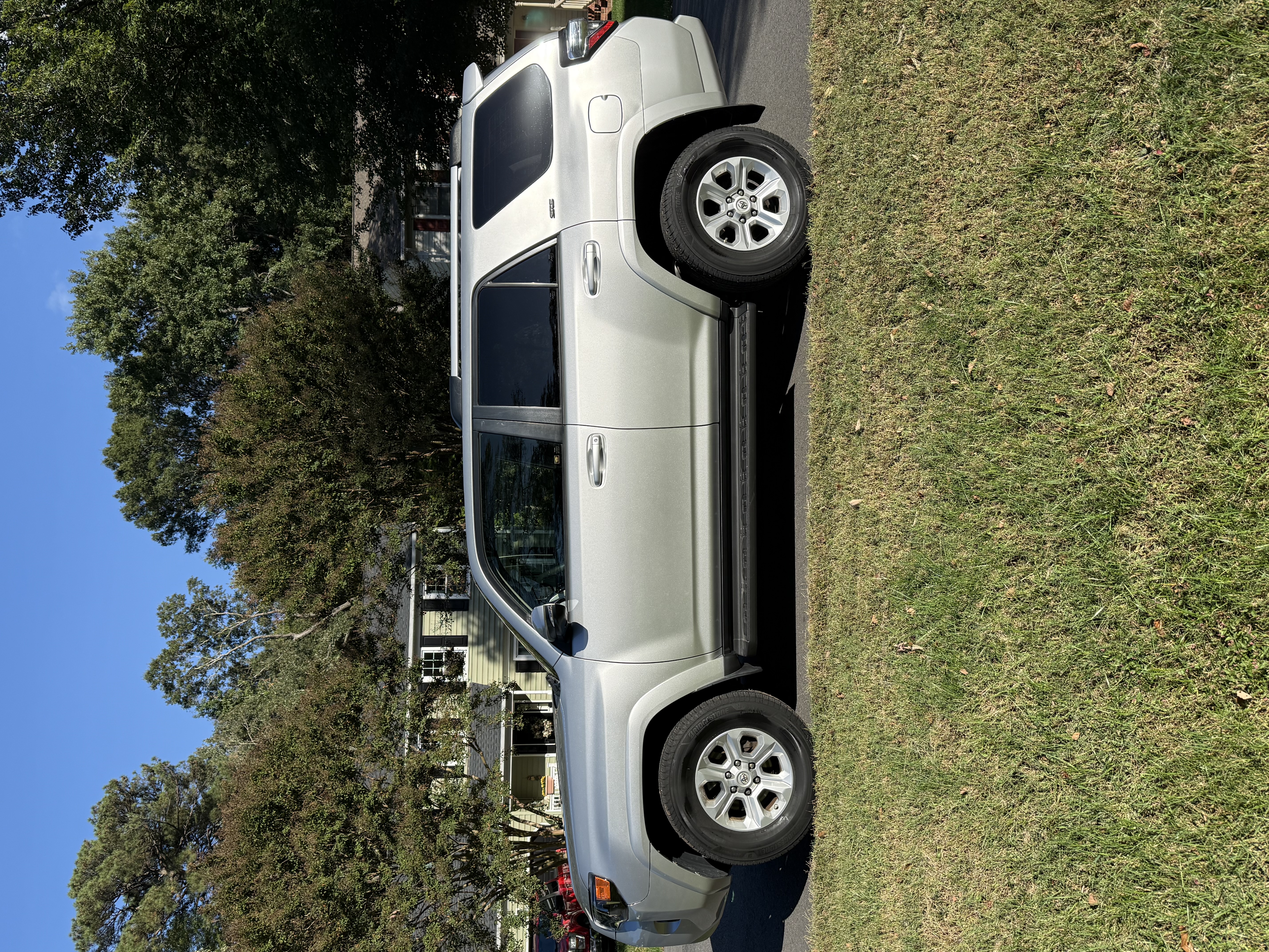 Used 2019 Toyota 4Runner SR5 Premium w/ Wilderness Package AWD/4WD image 2