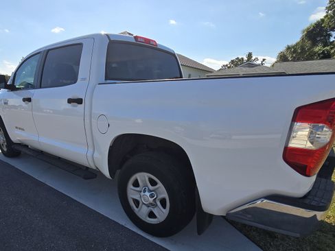 Used 2018 Toyota Tundra SR5 w/ SR5 Upgrade Package image 8