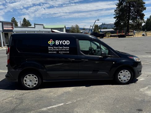 Used 2017 Ford Transit Connect XL FWD image 2