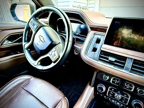 Used 2023 Chevrolet Tahoe High Country image 6