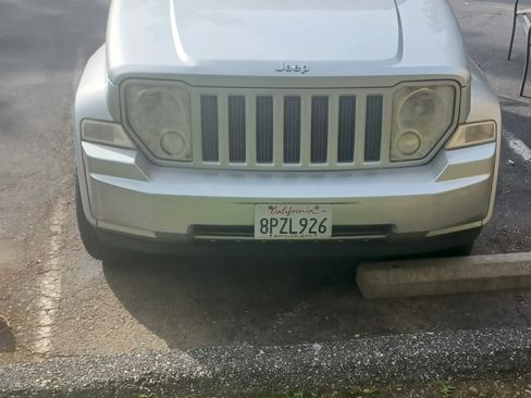 Used 2012 Jeep Liberty Sport AWD/4WD image 4
