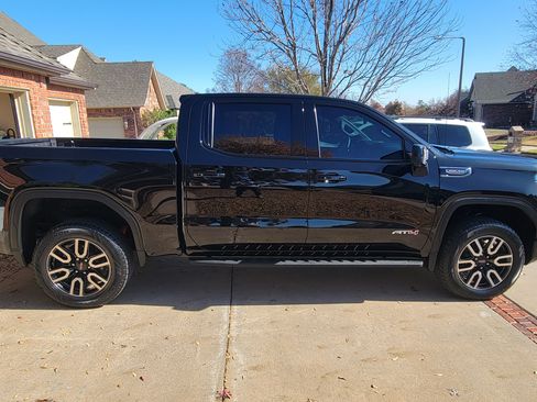 Used 2022 GMC Sierra 1500 AT4 w/ AT4 Premium Package image 1