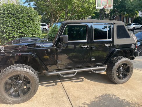 Used 2017 Jeep Wrangler Unlimited Sport w/ Quick Order Package 24S AWD/4WD image 4