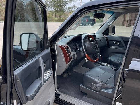 Used 2005 Mitsubishi Montero Limited image 8