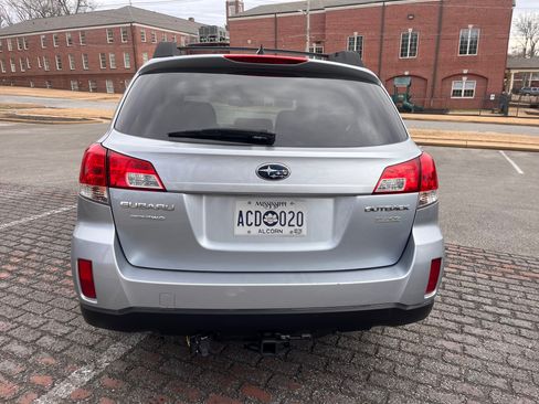 Used 2014 Subaru Outback 2.5i Premium image 4