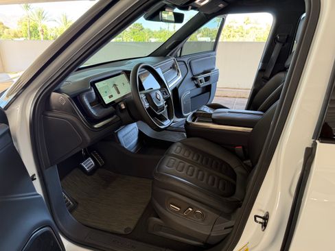 Used 2023 Rivian R1S Adventure AWD/4WD image 22