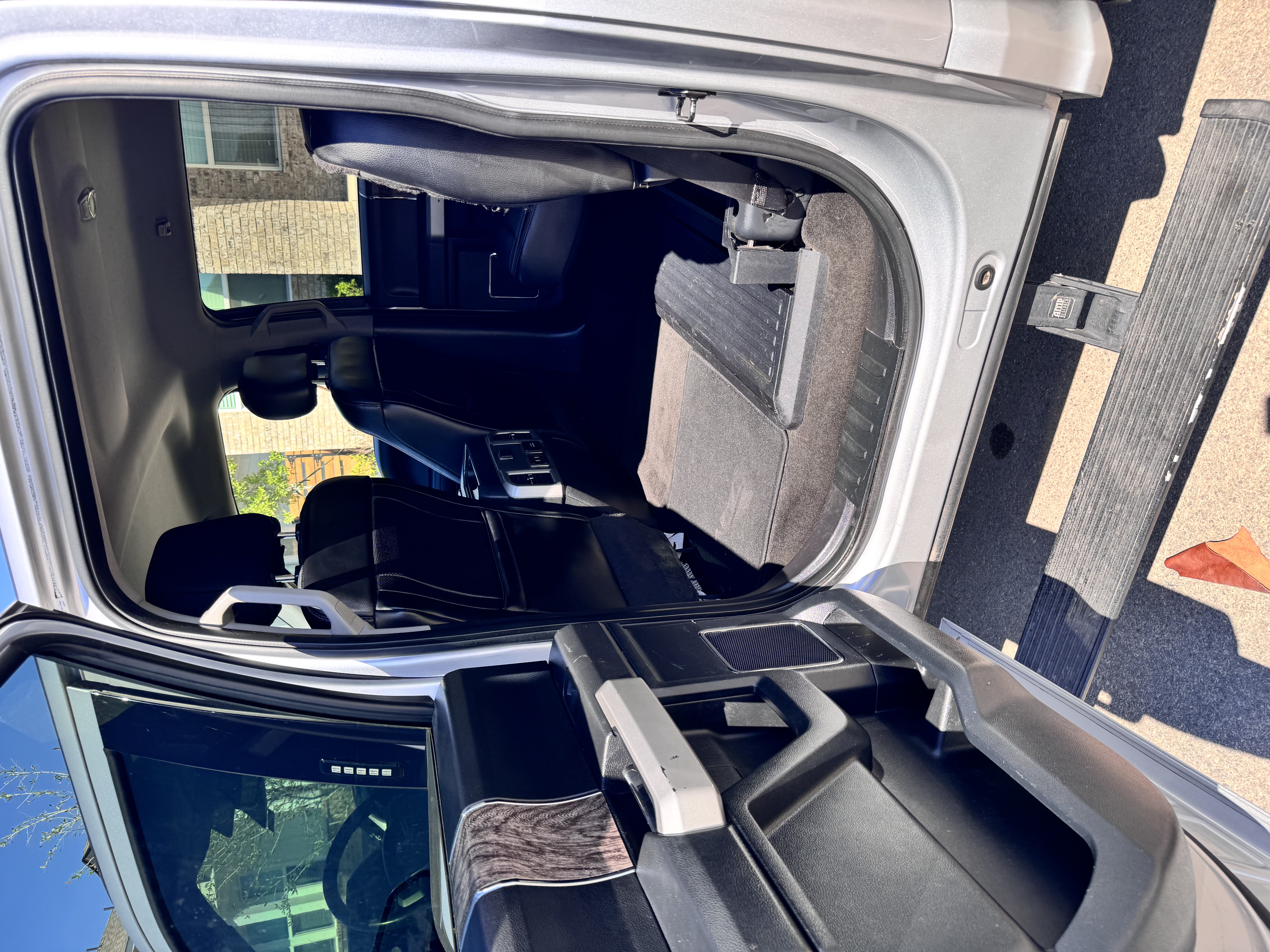 Used 2018 Ford F250 Lariat w/ Lariat Ultimate Package AWD/4WD image 16