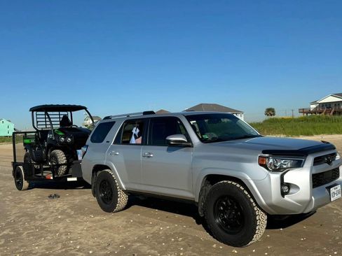 Used 2022 Toyota 4Runner SR5 RWD image 1