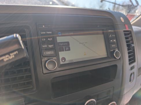 Used 2020 Nissan NV 3500 SL image 8