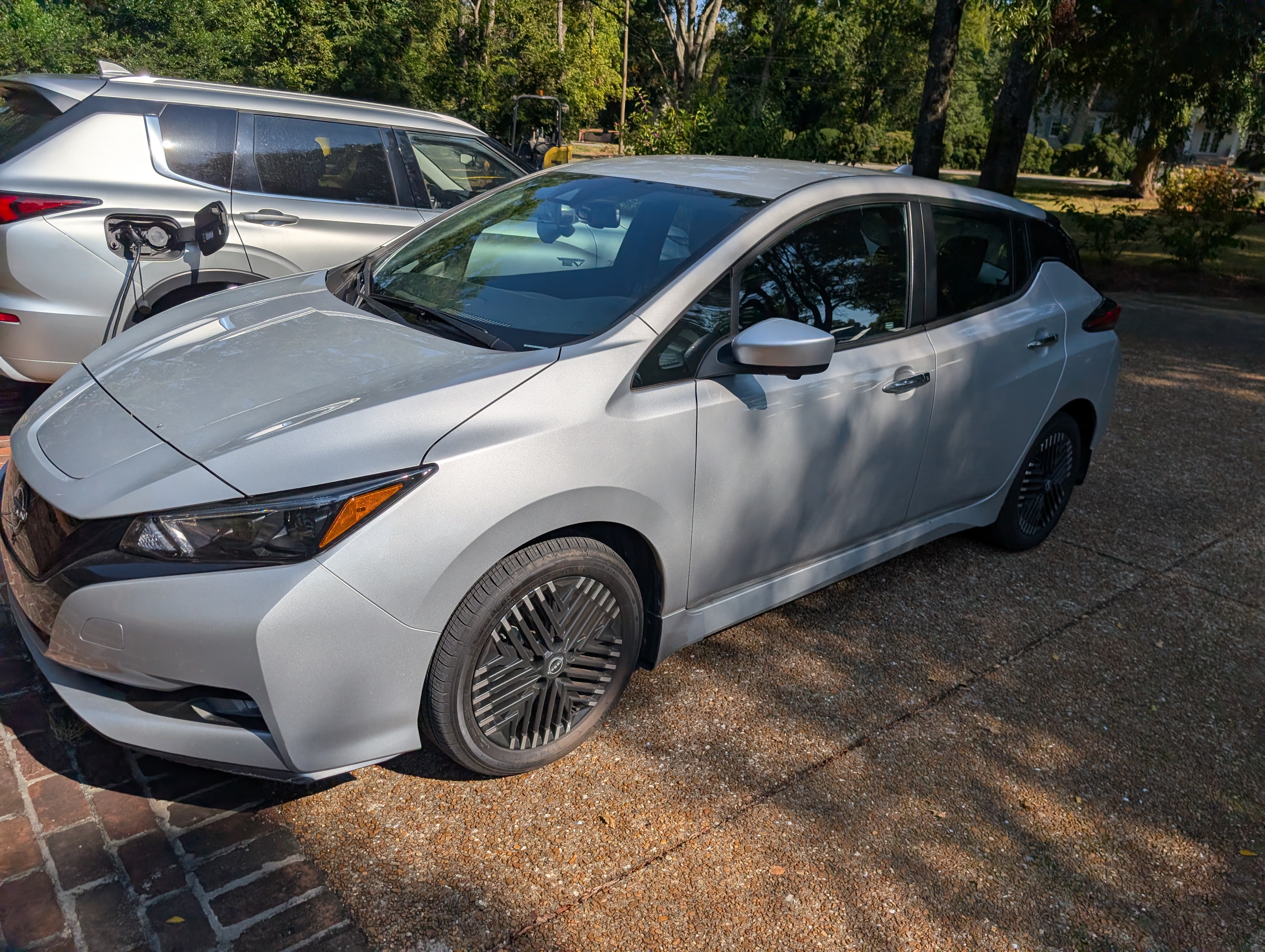 Used 2023 Nissan Leaf SV Plus FWD image 1