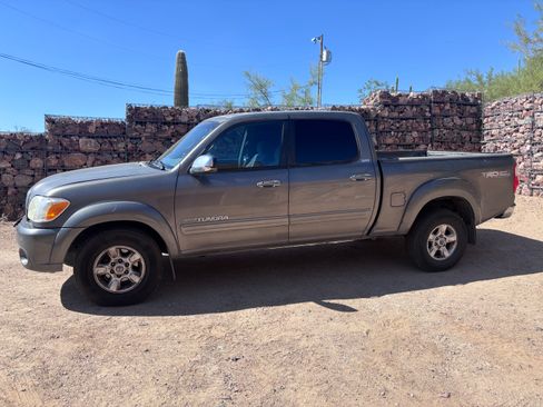 Used 2006 Toyota Tundra SR5 w/ TRD Off-Road Pkg RWD image 9