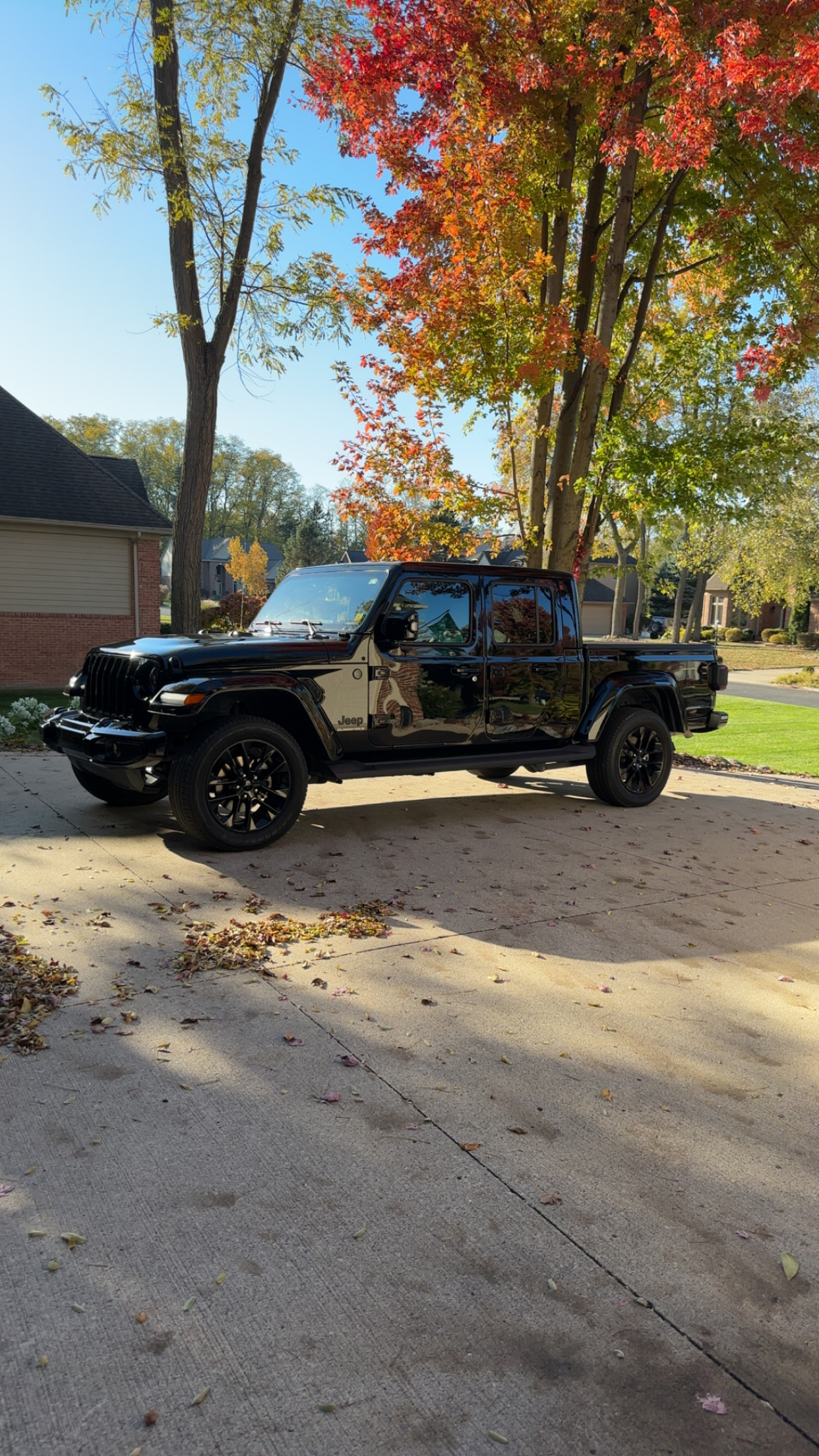 Used 2023 Jeep Gladiator Overland AWD/4WD image 6