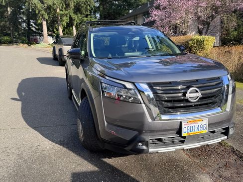 Used 2023 Nissan Pathfinder Platinum w/ Lighting Package (N93) image 8
