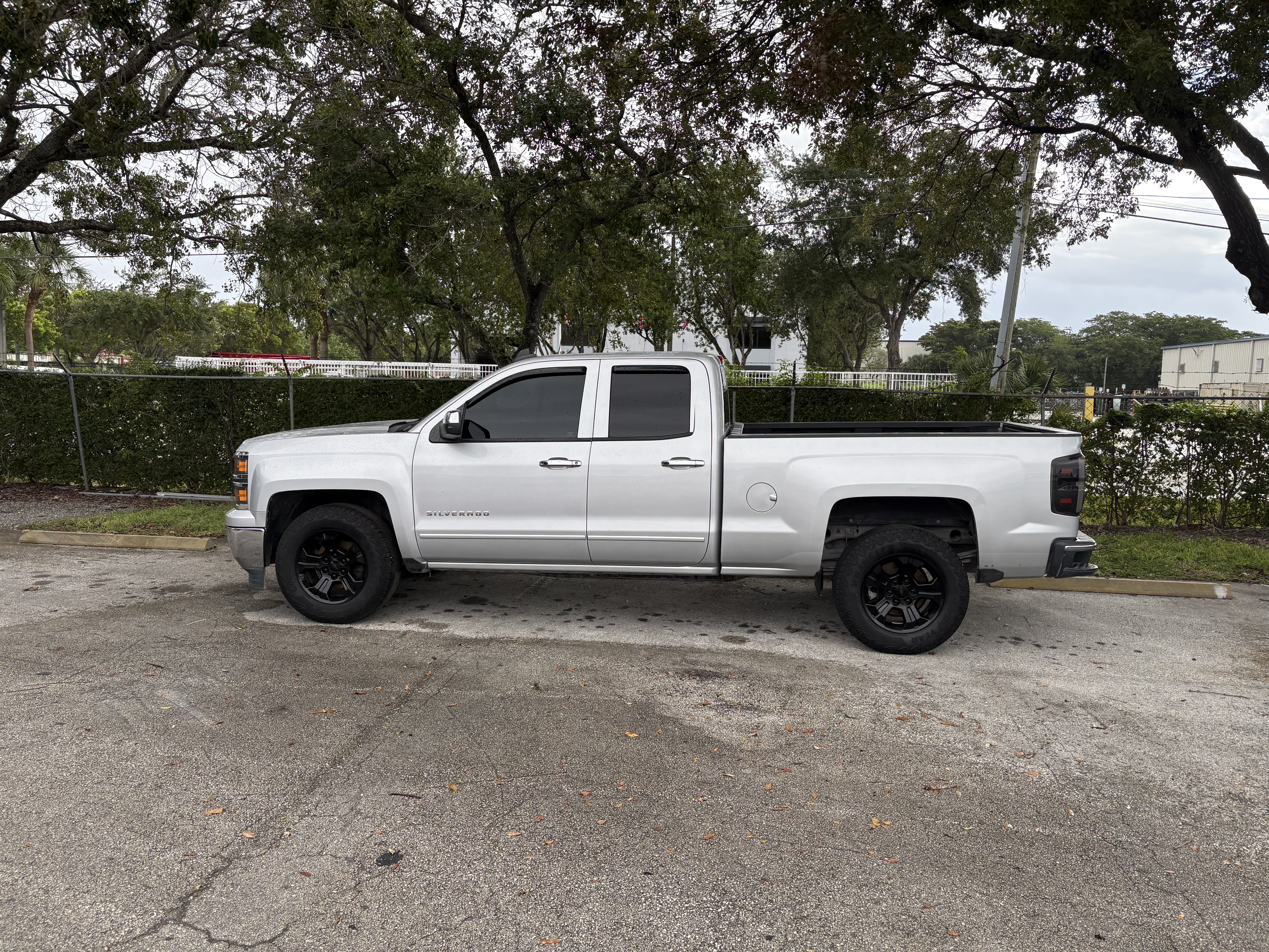 Used 2015 Chevrolet Silverado 1500 LT RWD image 11