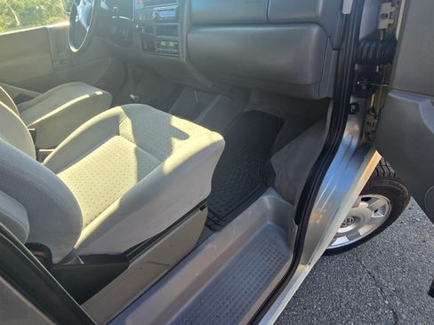 Used 2000 Volkswagen Eurovan MV image 15