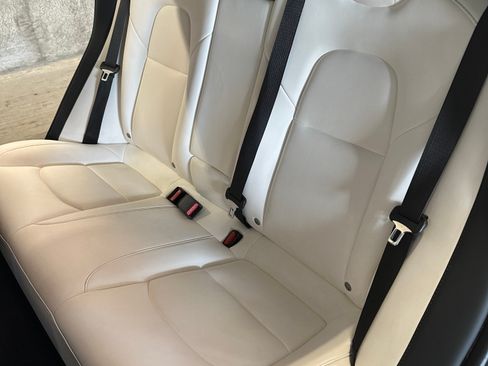 Used 2020 Tesla Model 3 Standard Range Plus RWD image 17