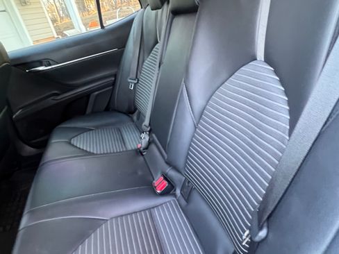 Used 2021 Toyota Camry SE image 10