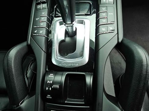 Used 2016 Porsche Cayenne image 10